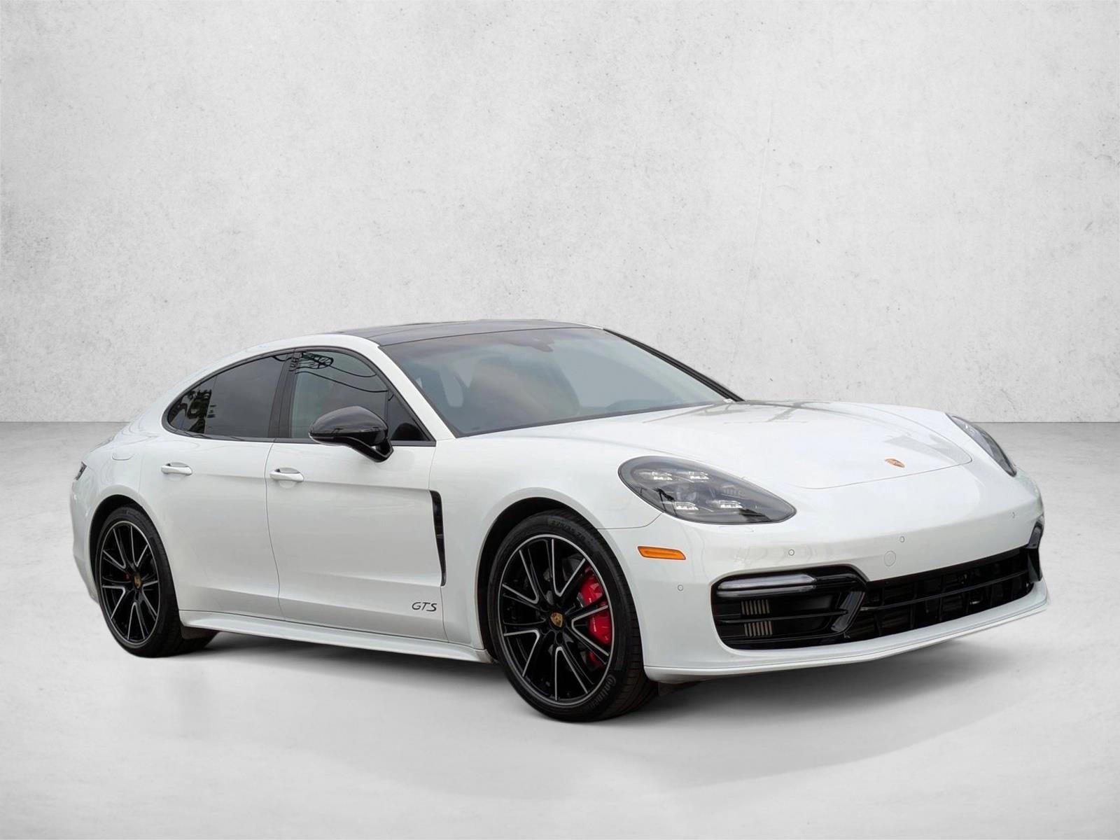 2019 Porsche Panamera GTS photo 3