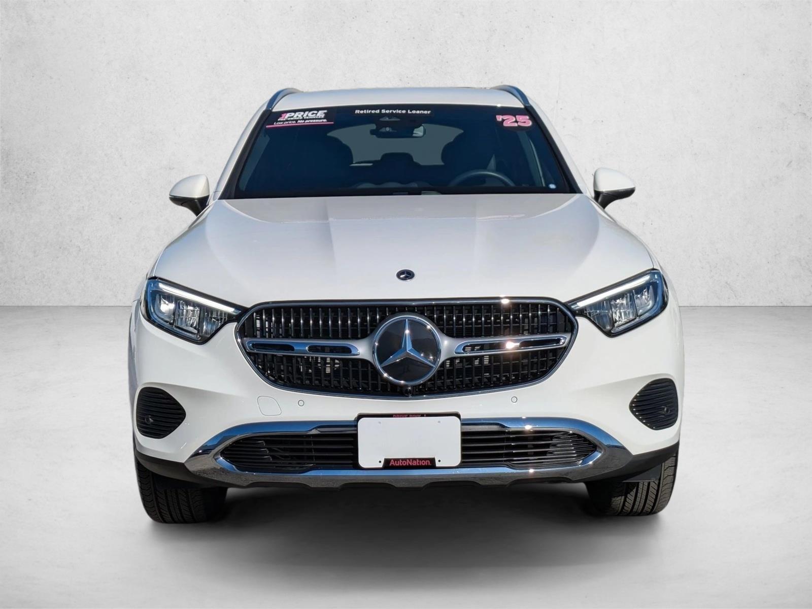 2025 Mercedes Benz GLC 300 photo 2
