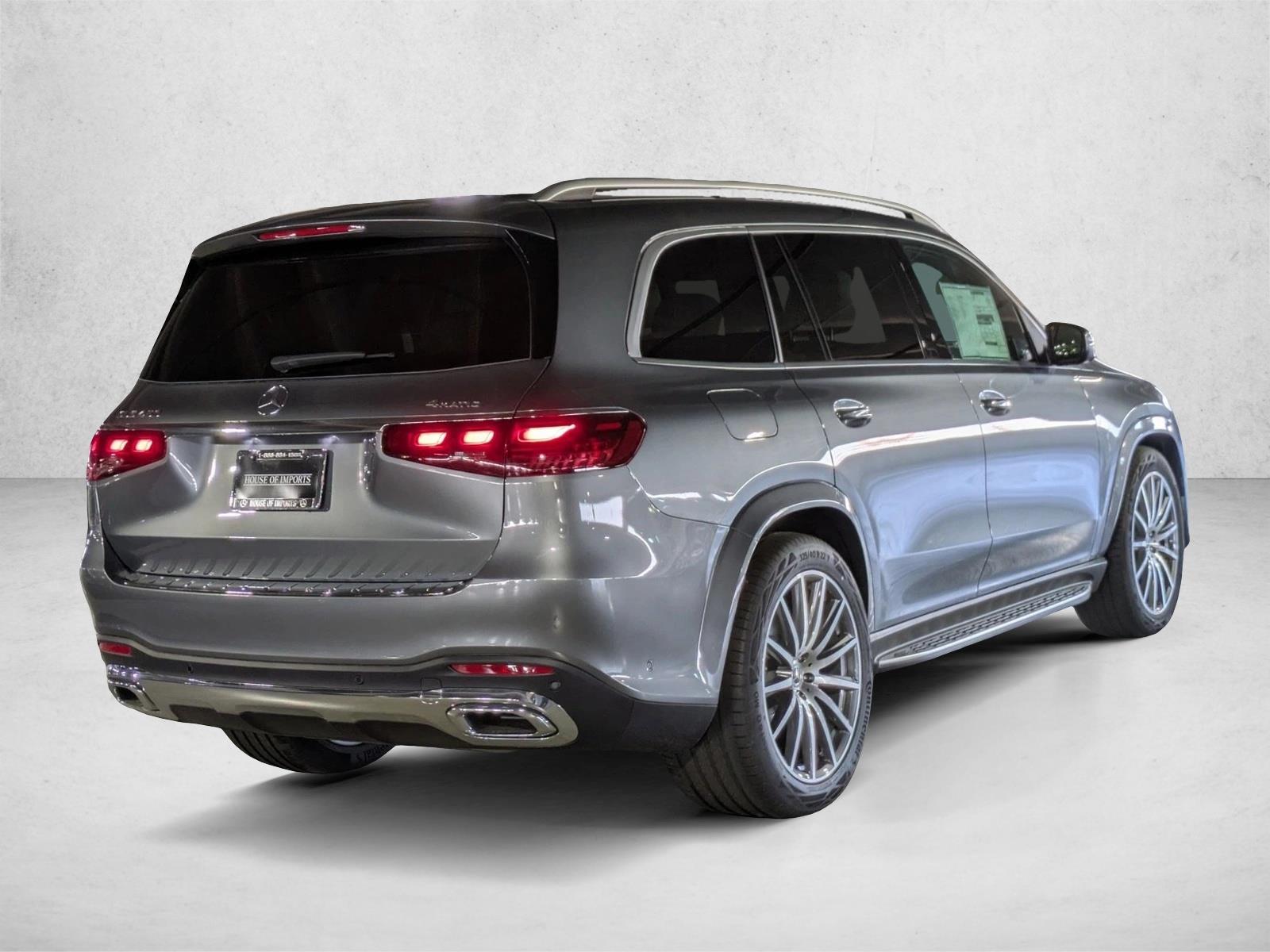 2026 Mercedes Benz GLS 450 4MATIC photo 2