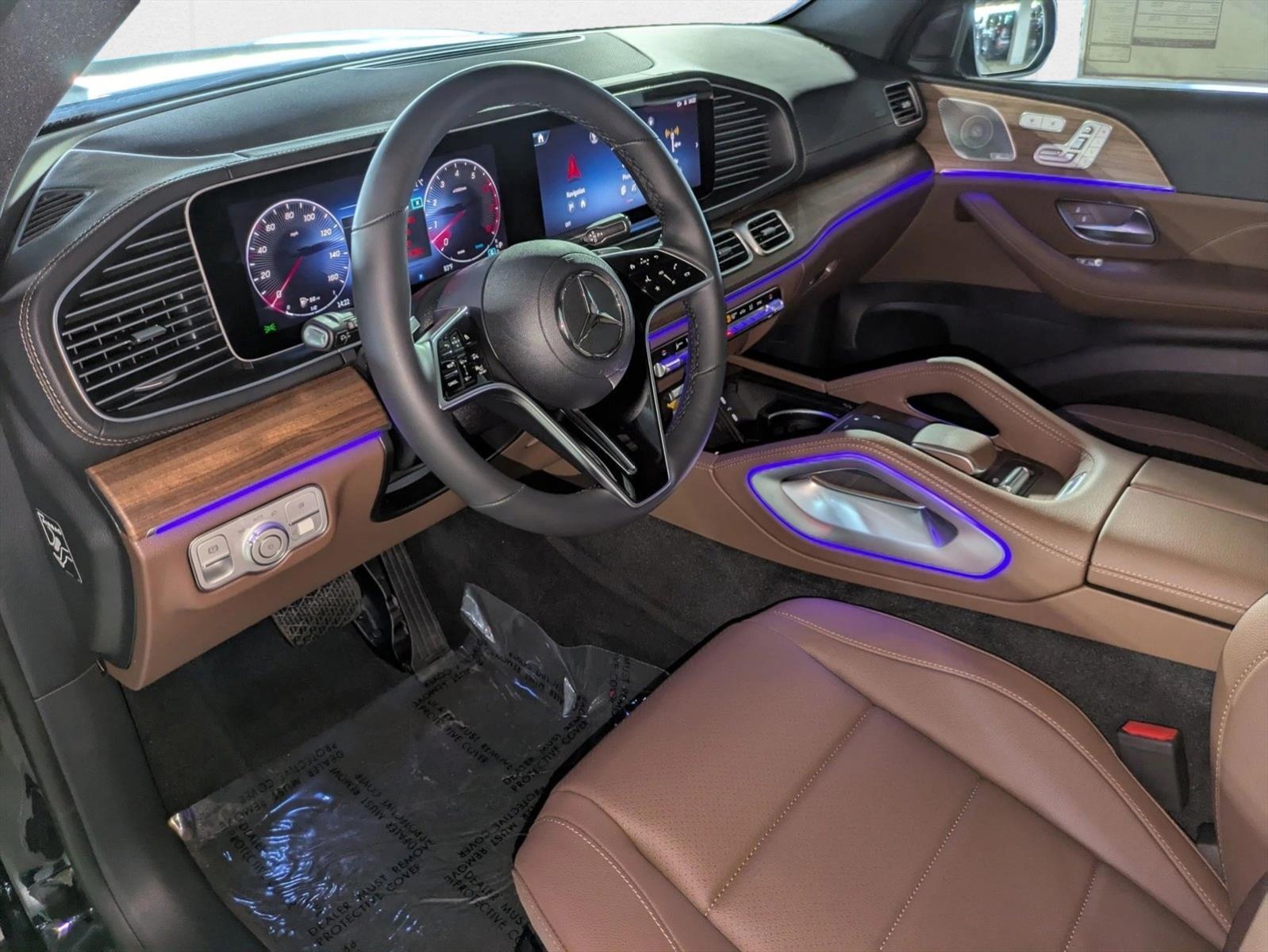 2026 Mercedes Benz GLS 450 4MATIC photo 3