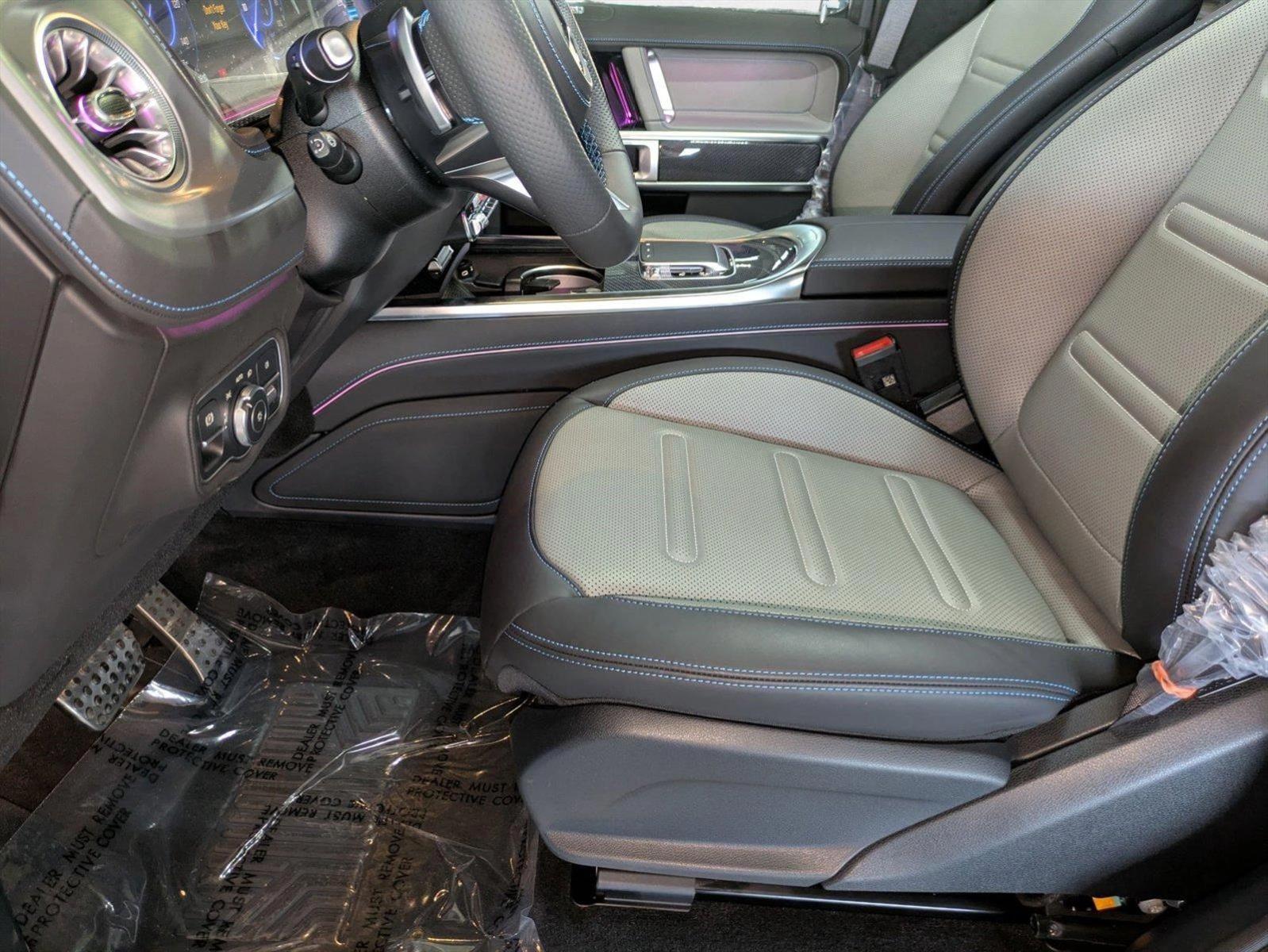 2025 Mercedes Benz G photo 4