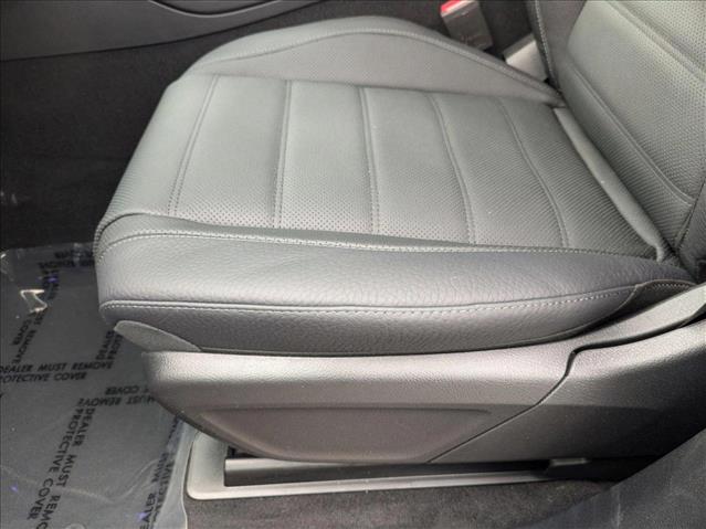2025 Mercedes Benz GLS 580 4MATIC photo 3