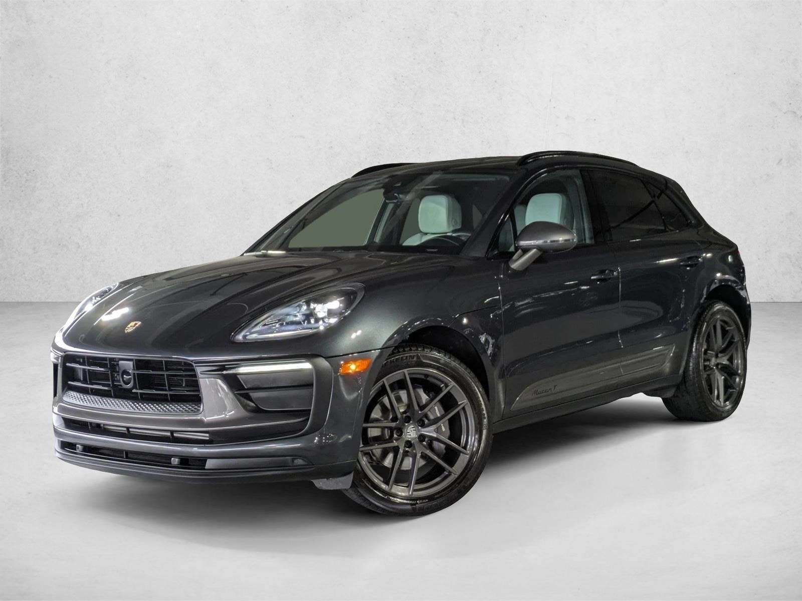 2023 Porsche Macan T's photo