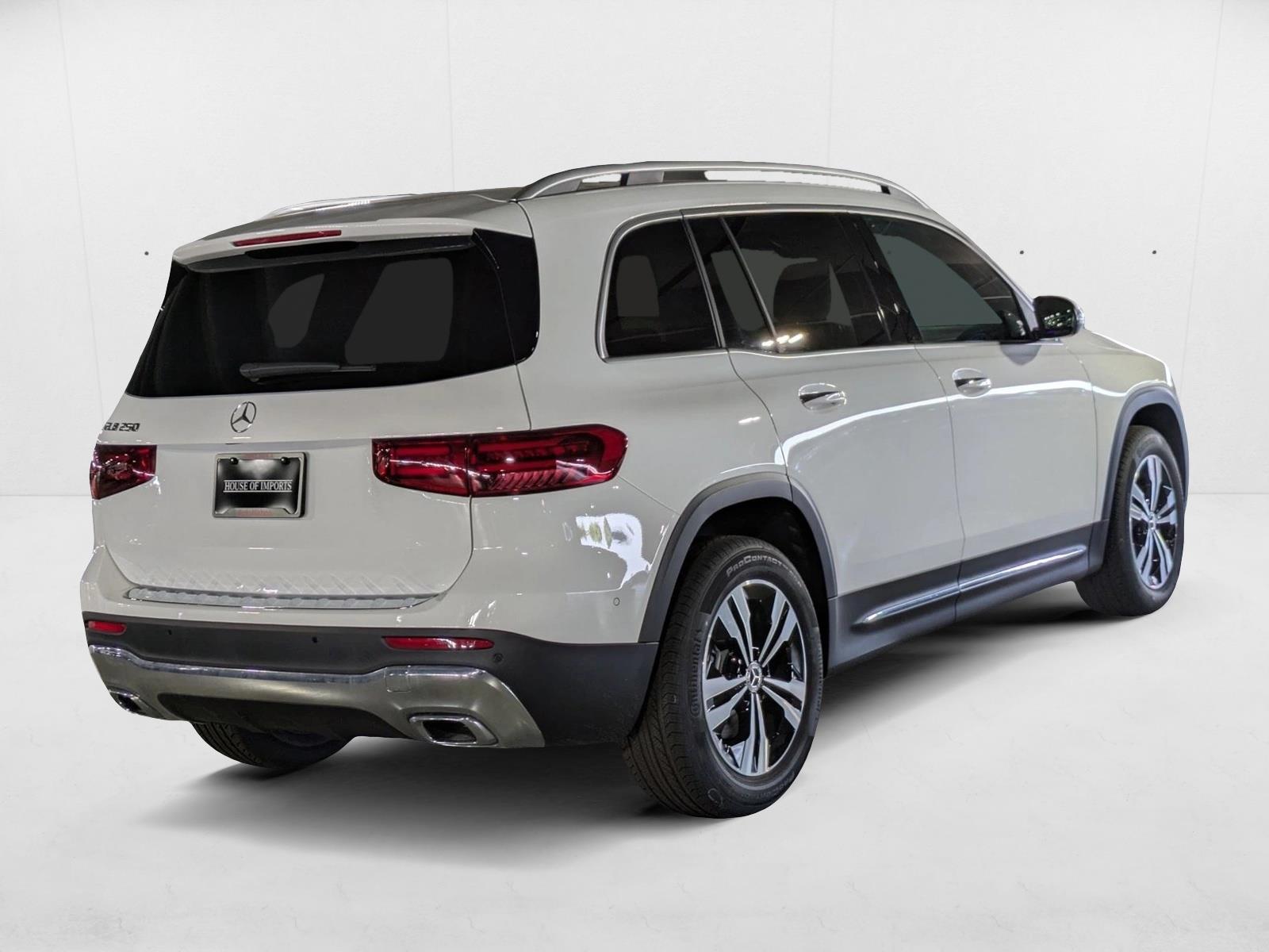 2025 Mercedes Benz GLB 250 photo 2