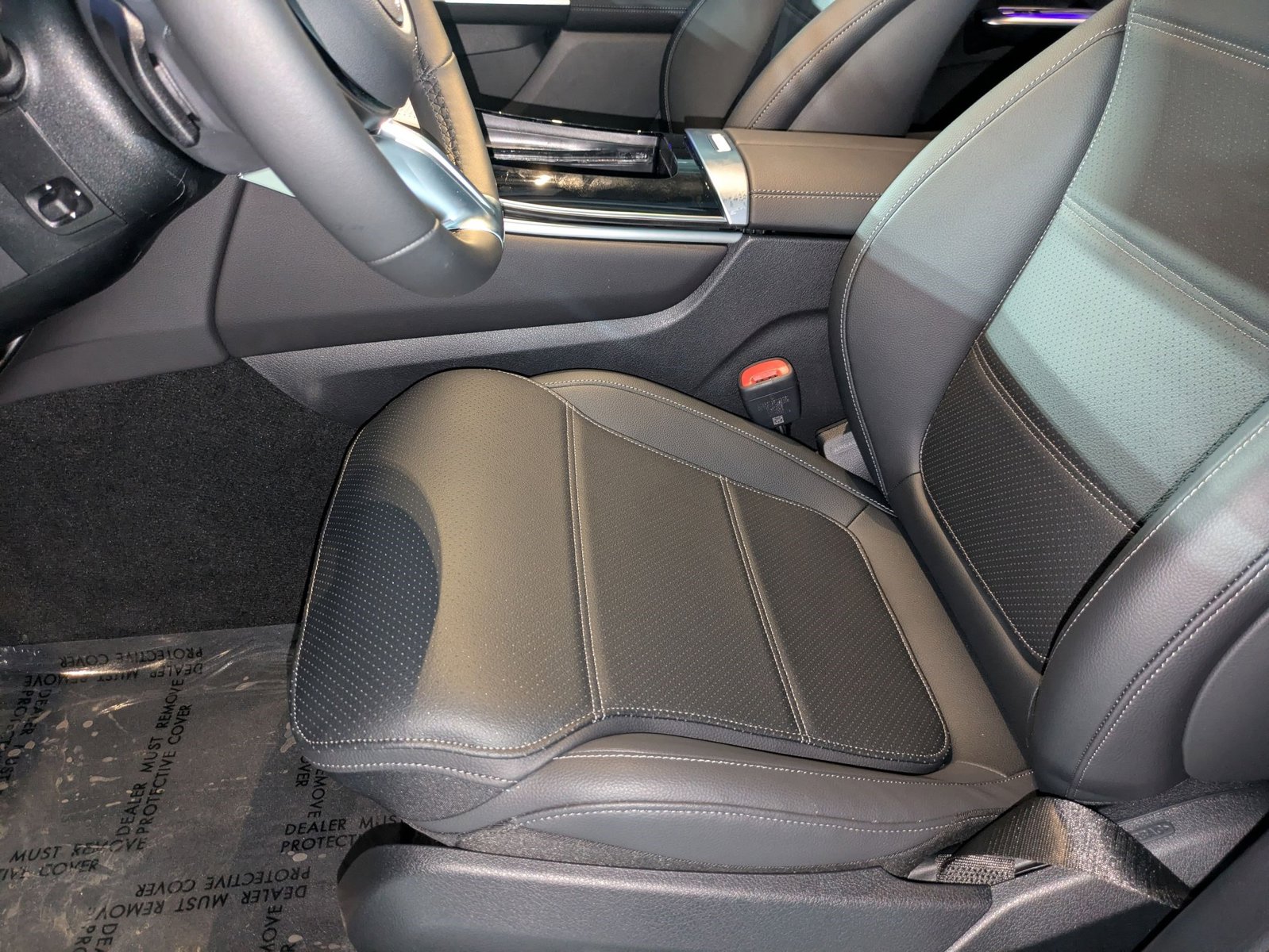 2026 Mercedes Benz GLC 350e 4MATIC photo 4