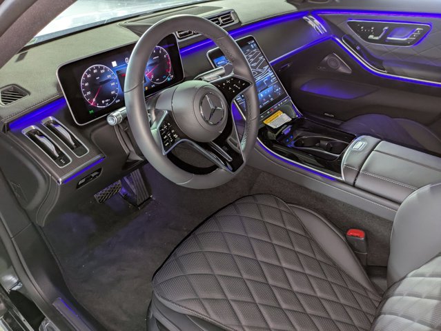 2025 Mercedes Benz S 580 4MATIC photo 3
