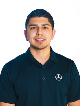 Staff member Antonio Santana from ID_5935bd9ef148