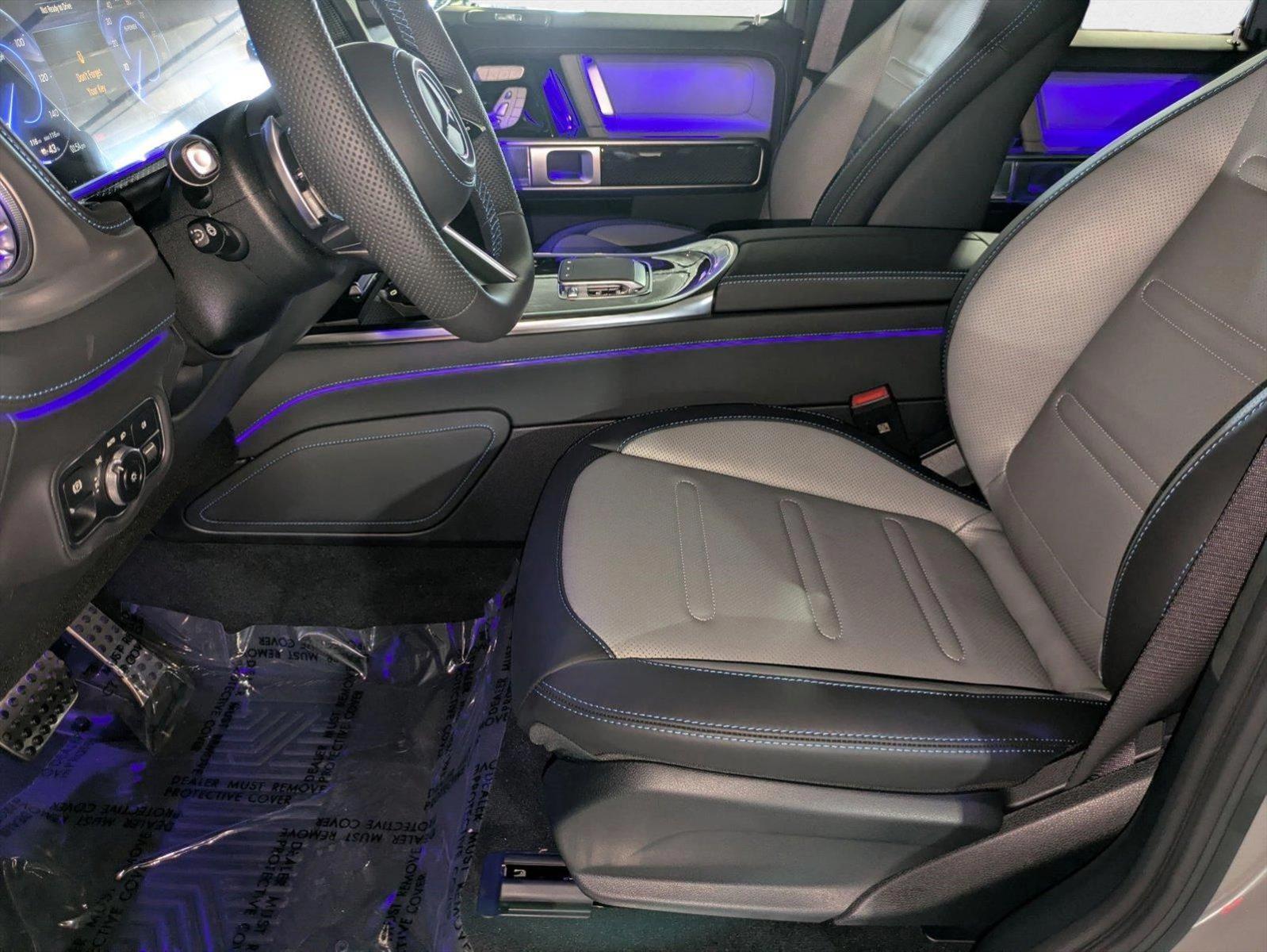 2025 Mercedes Benz G photo 4