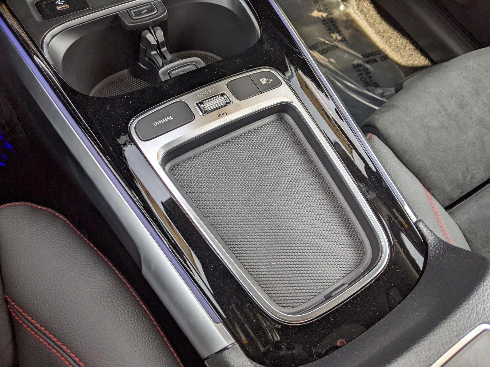 2025 Mercedes-Benz GLB GLB35 AMG - Photo 12