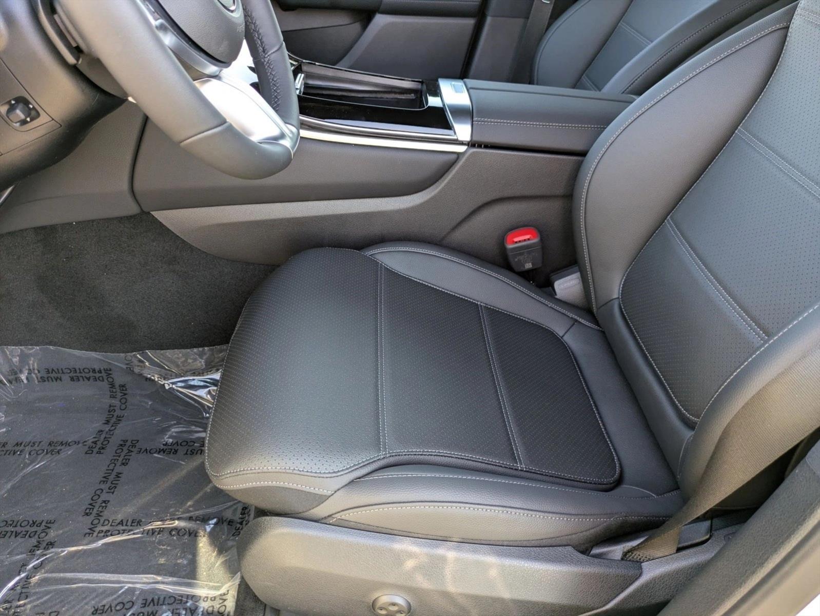 2026 Mercedes Benz GLC 300 photo 4