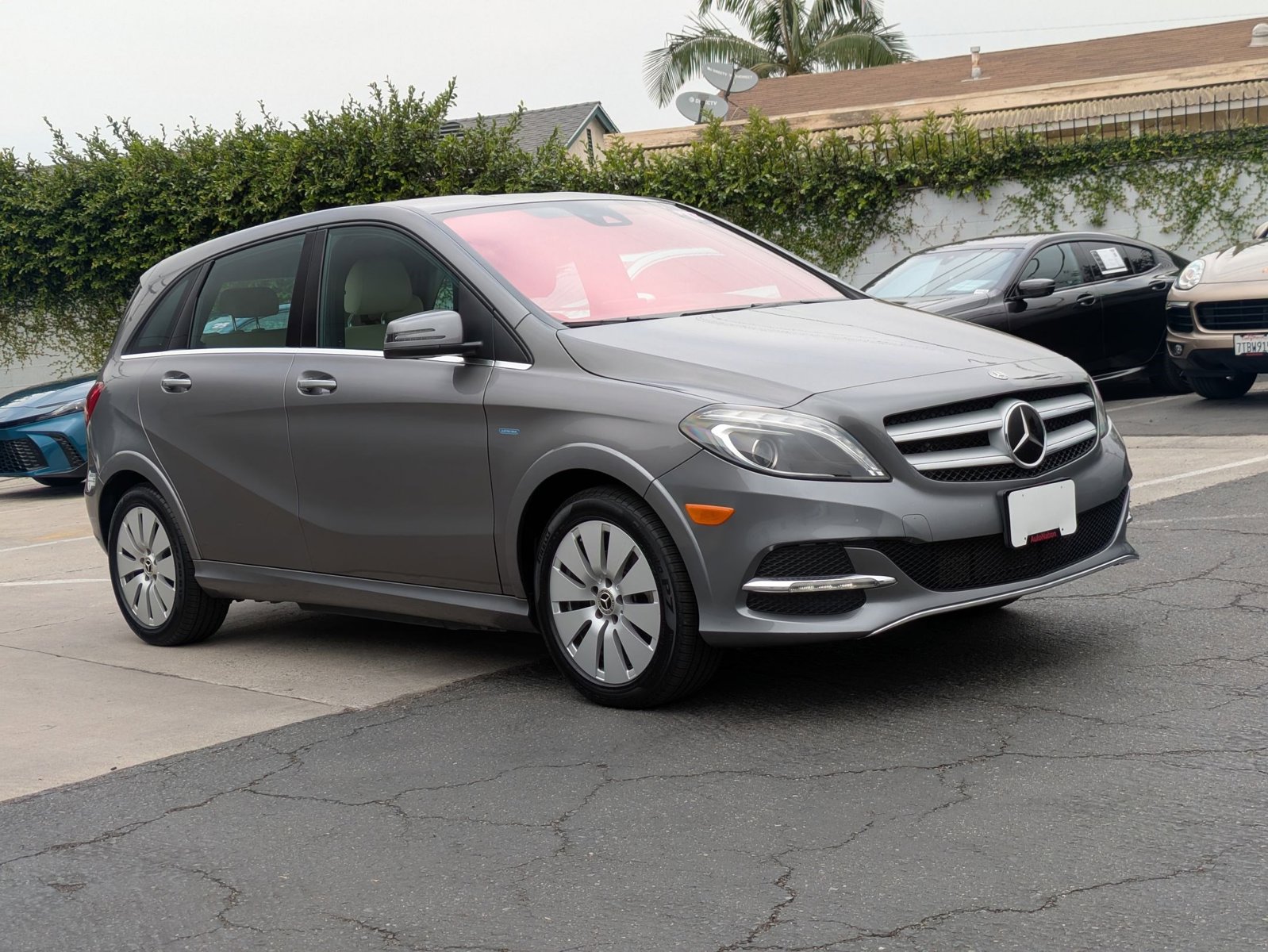2017 Mercedes Benz B photo 3