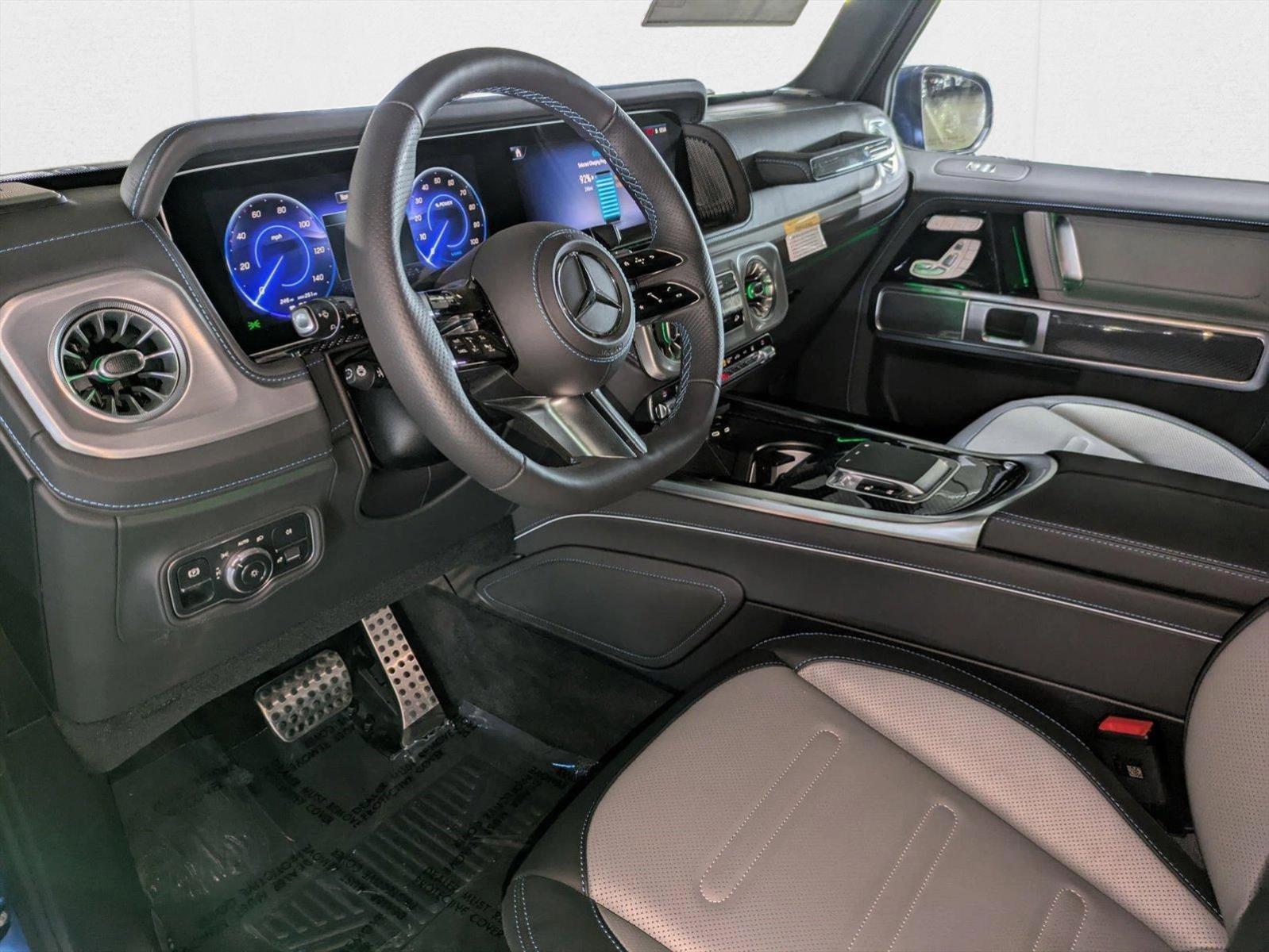 2025 Mercedes Benz G photo 2