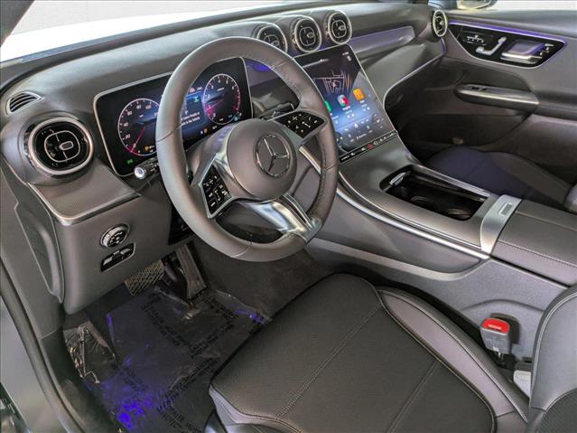 2025 Mercedes Benz GLC 300 photo 2