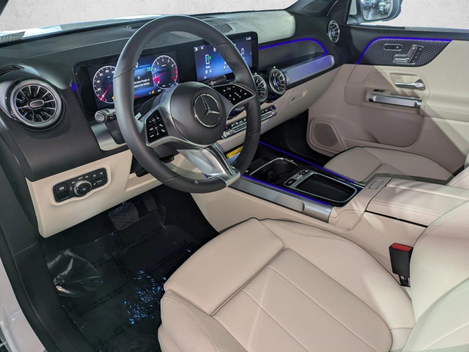 2025 Mercedes Benz GLB 250 4MATIC photo 3