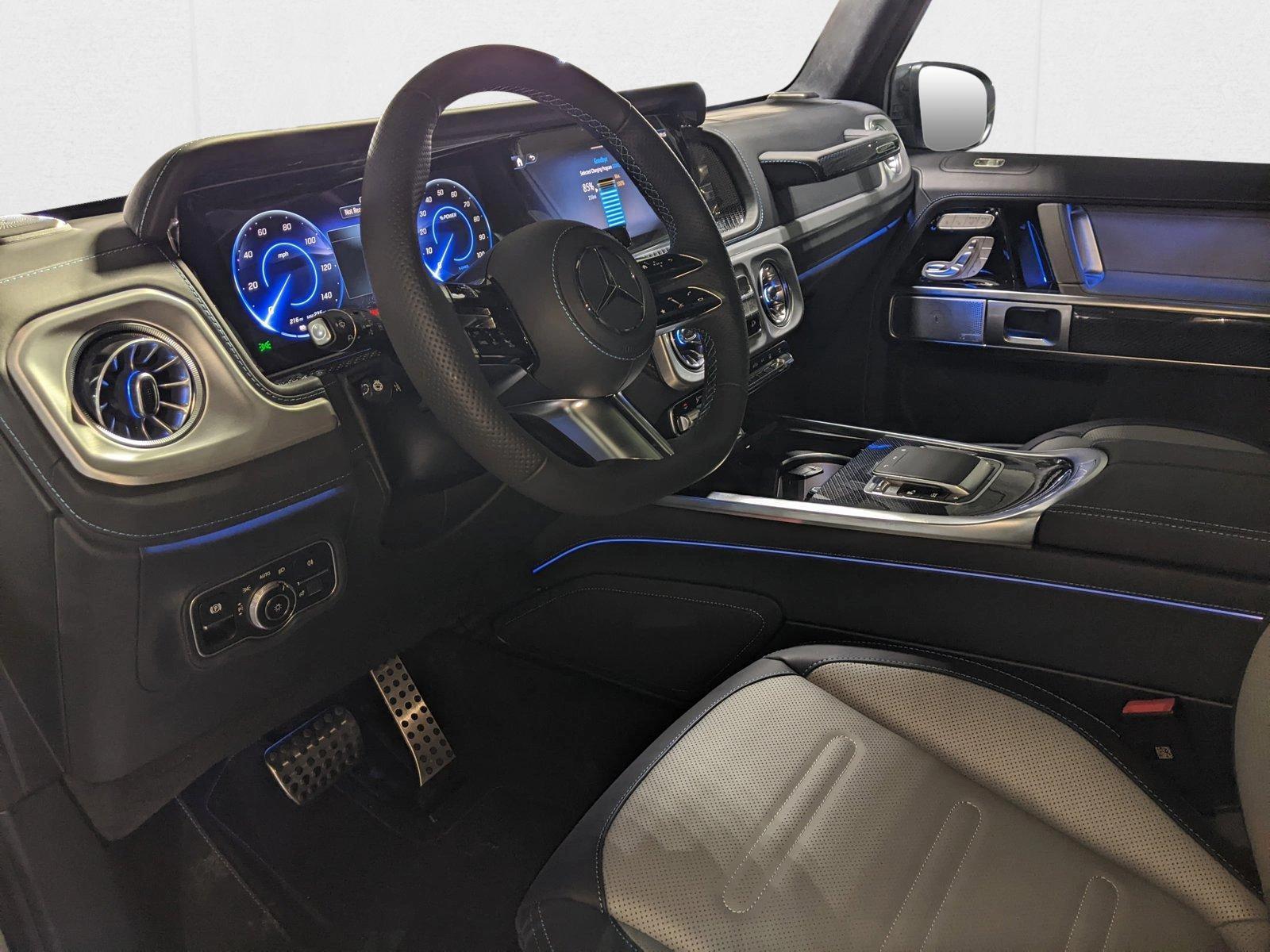 2025 Mercedes Benz G photo 3