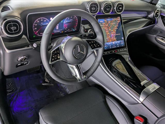 2025 Mercedes Benz GLC 300 photo 2