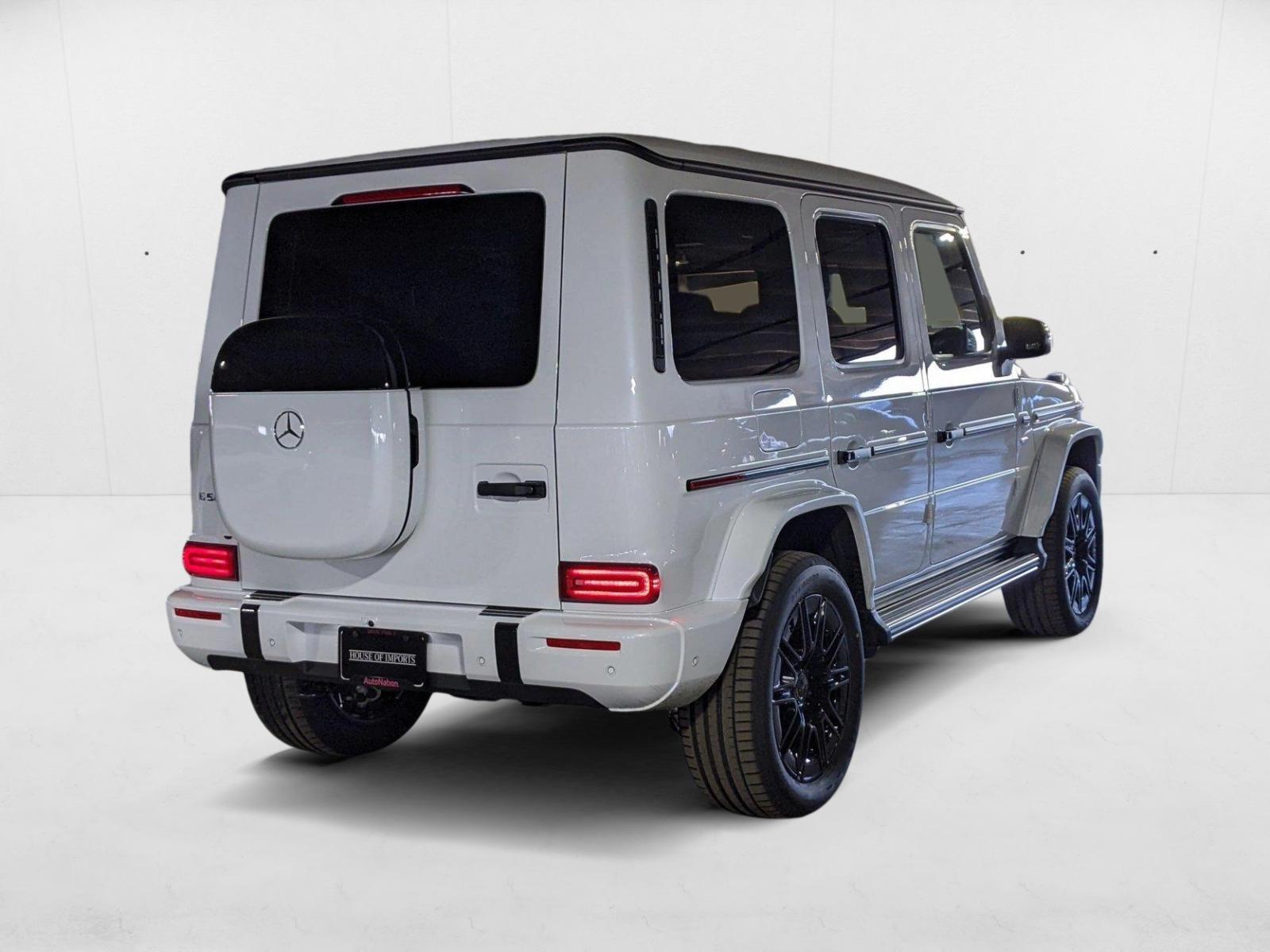 2025 Mercedes Benz G photo 2