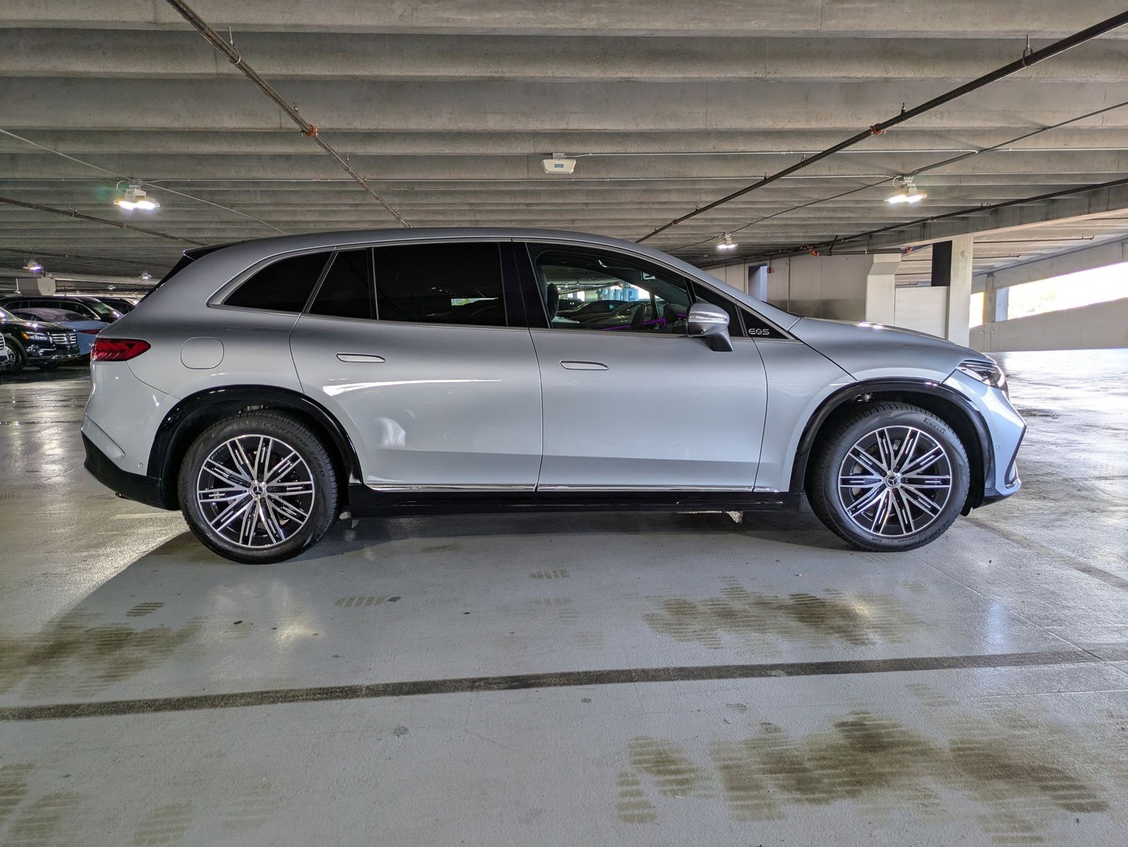 2023 Mercedes Benz EQS SUV 580 4MATIC photo 4