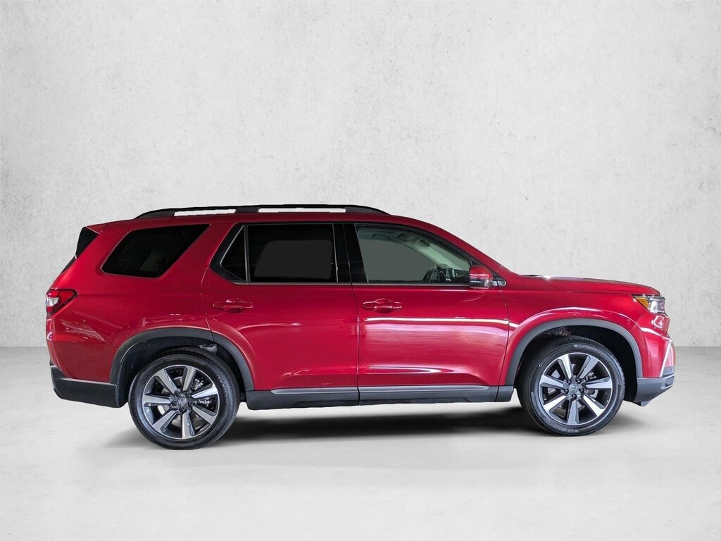 Used 2025 Honda Pilot Touring SUV