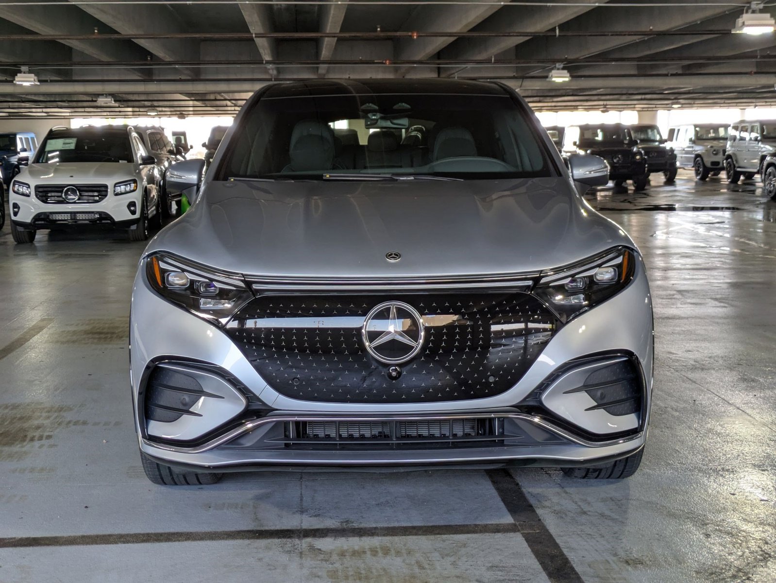 2023 Mercedes Benz EQS SUV 580 4MATIC photo 2