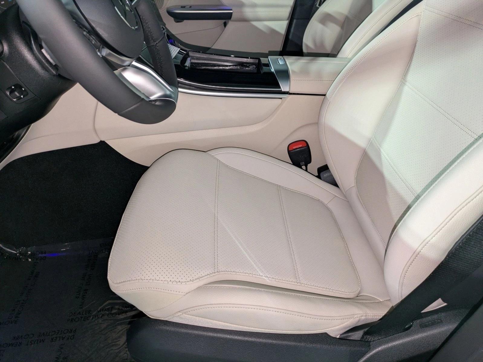 2026 Mercedes Benz GLC 300 photo 3