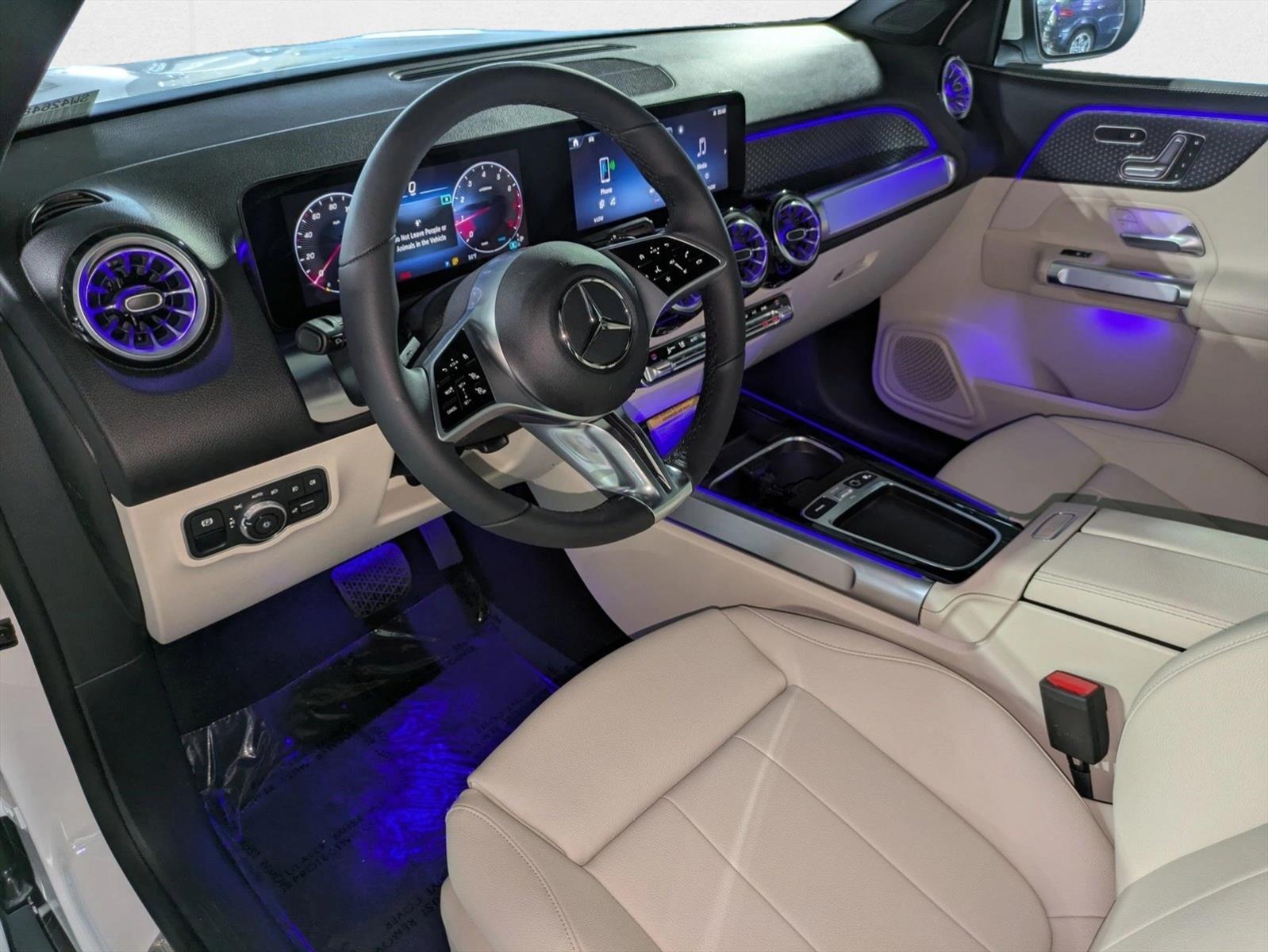 2025 Mercedes Benz GLB 250 photo 3