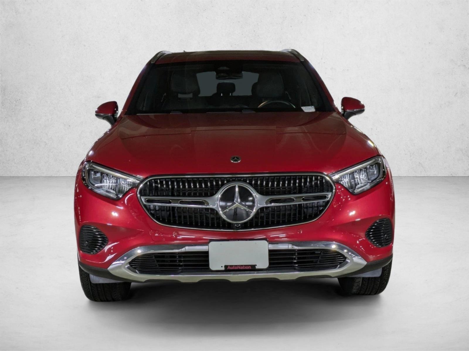 2025 Mercedes Benz GLC 300 photo 2