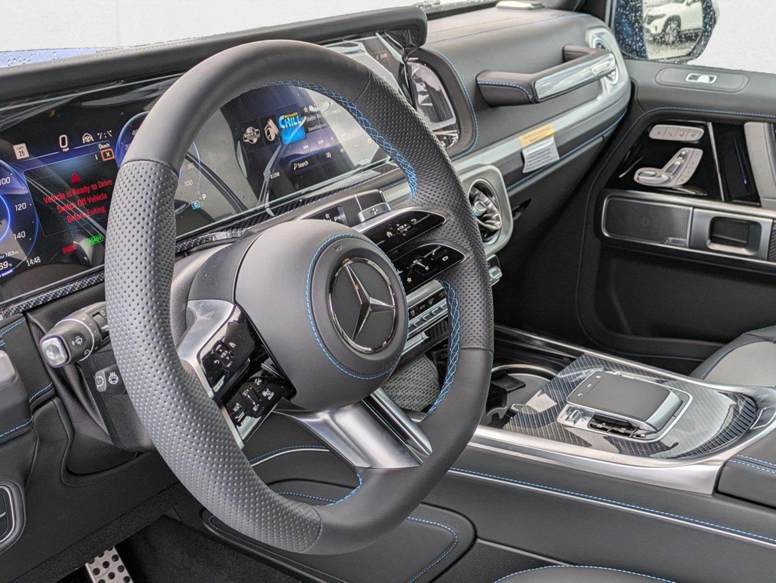 2025 Mercedes Benz G photo 3