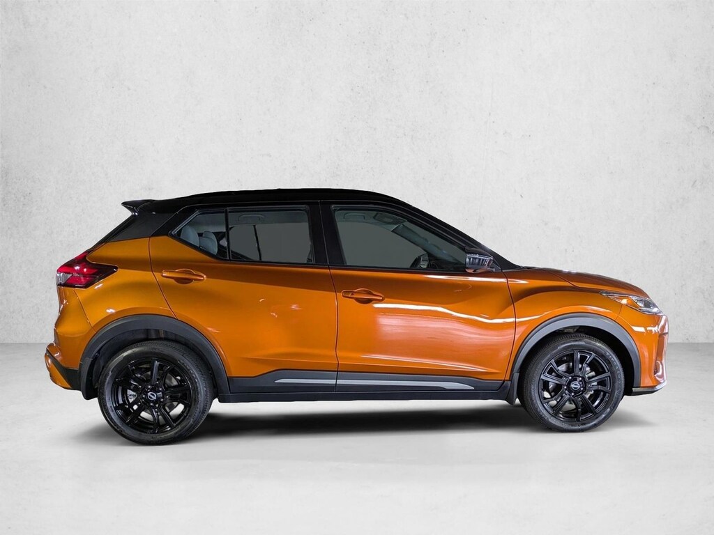 Used 2023 Nissan Kicks SR SUV