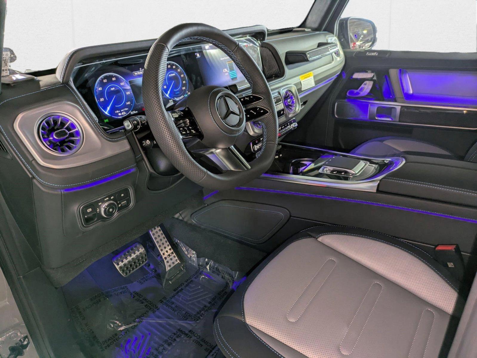 2025 Mercedes Benz G photo 3