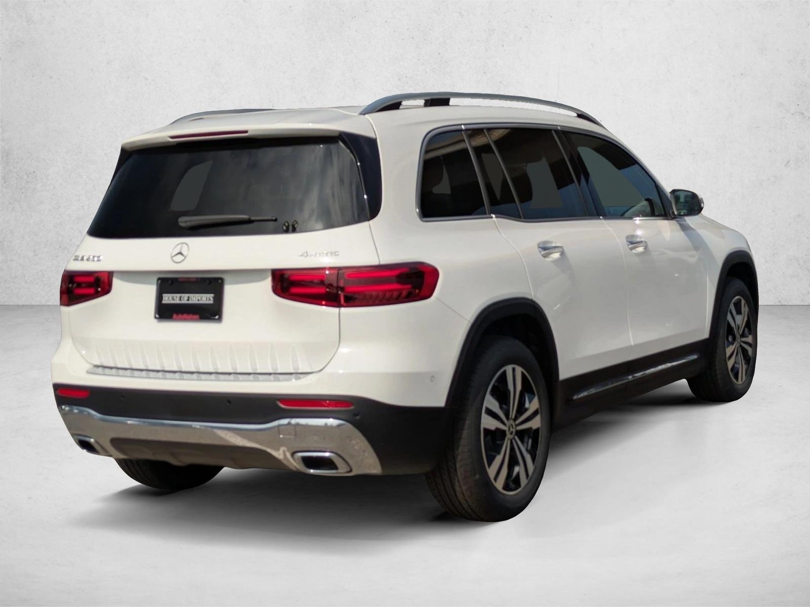 2026 Mercedes Benz GLB 250 4MATIC photo 2