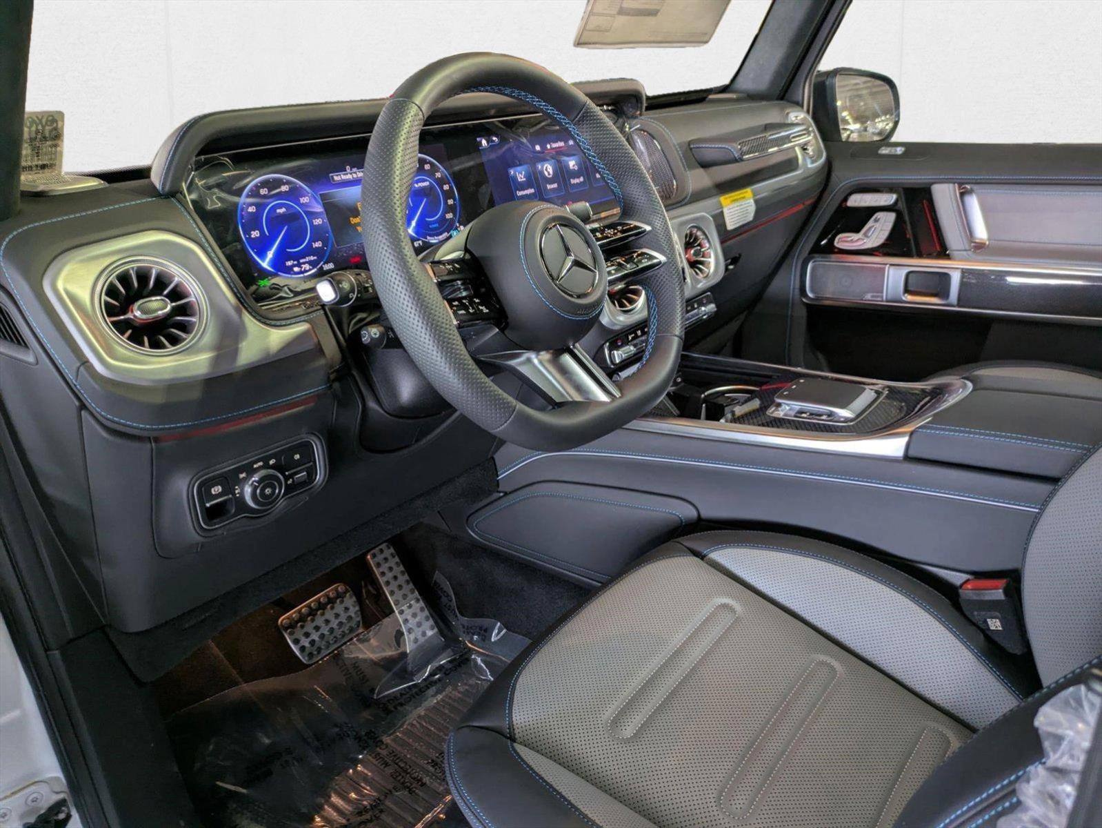 2025 Mercedes Benz G photo 3