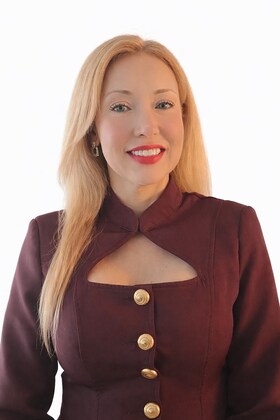 Staff member Karena Tavares from ID_7660c1ce290f