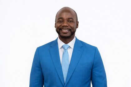 Staff member Michael Abogunrin from ID_7660c1ce290f