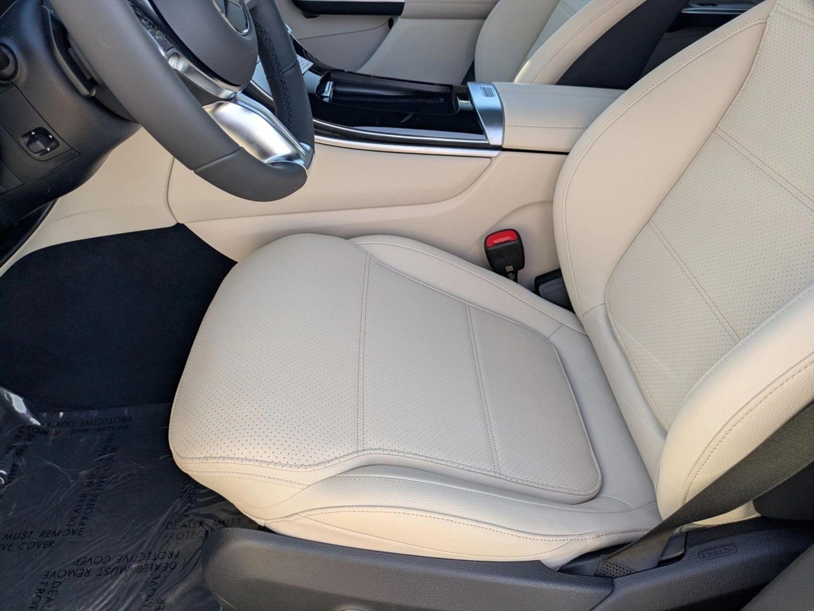 2026 Mercedes Benz GLC 300 photo 2