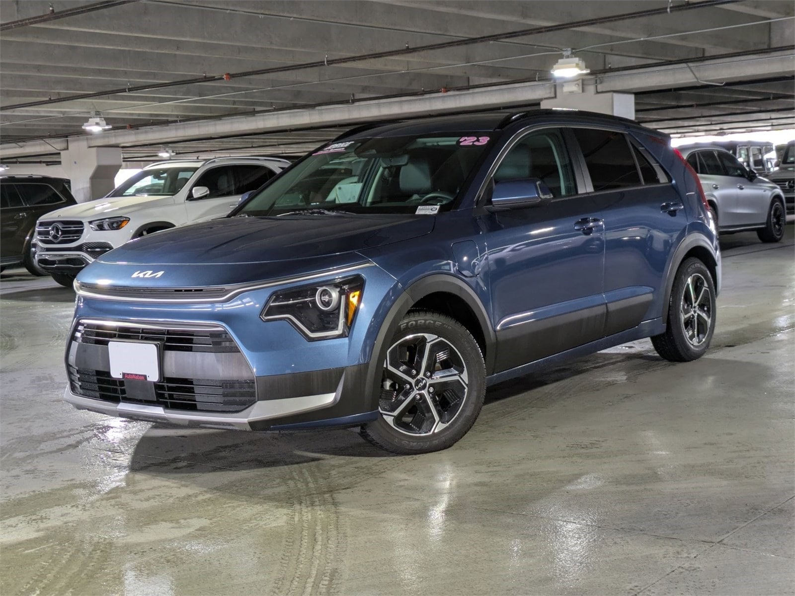 2023 Kia Niro EX's photo