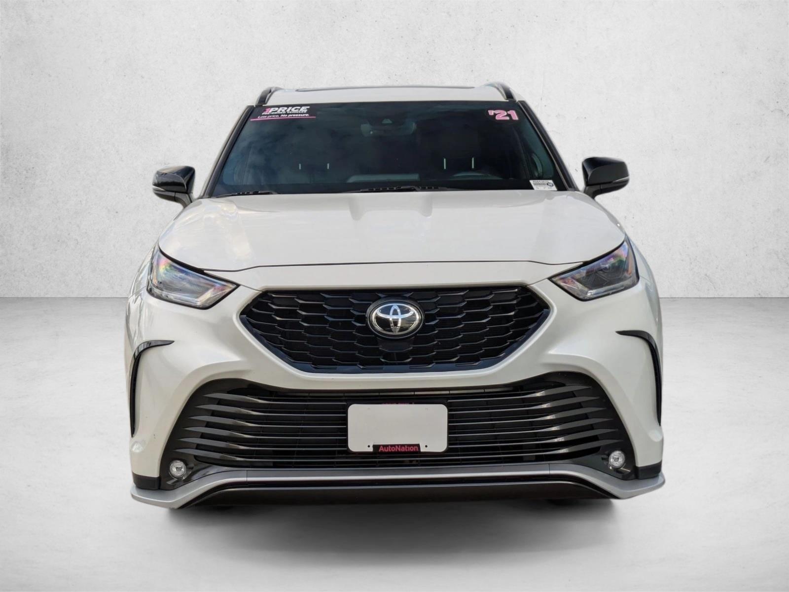 2021 Toyota Highlander XSE photo 2