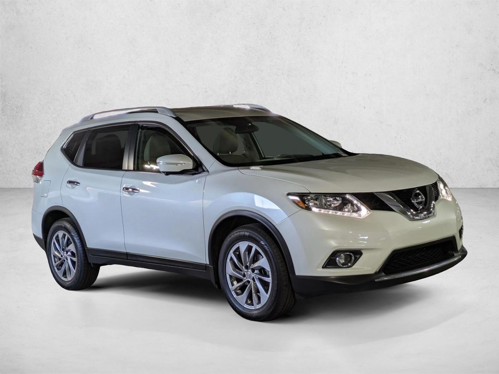 2015 Nissan Rogue SL photo 2