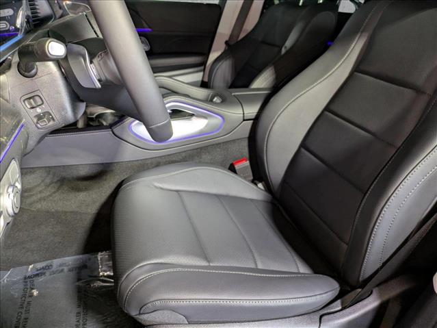 2025 Mercedes Benz GLS 450 4MATIC photo 4
