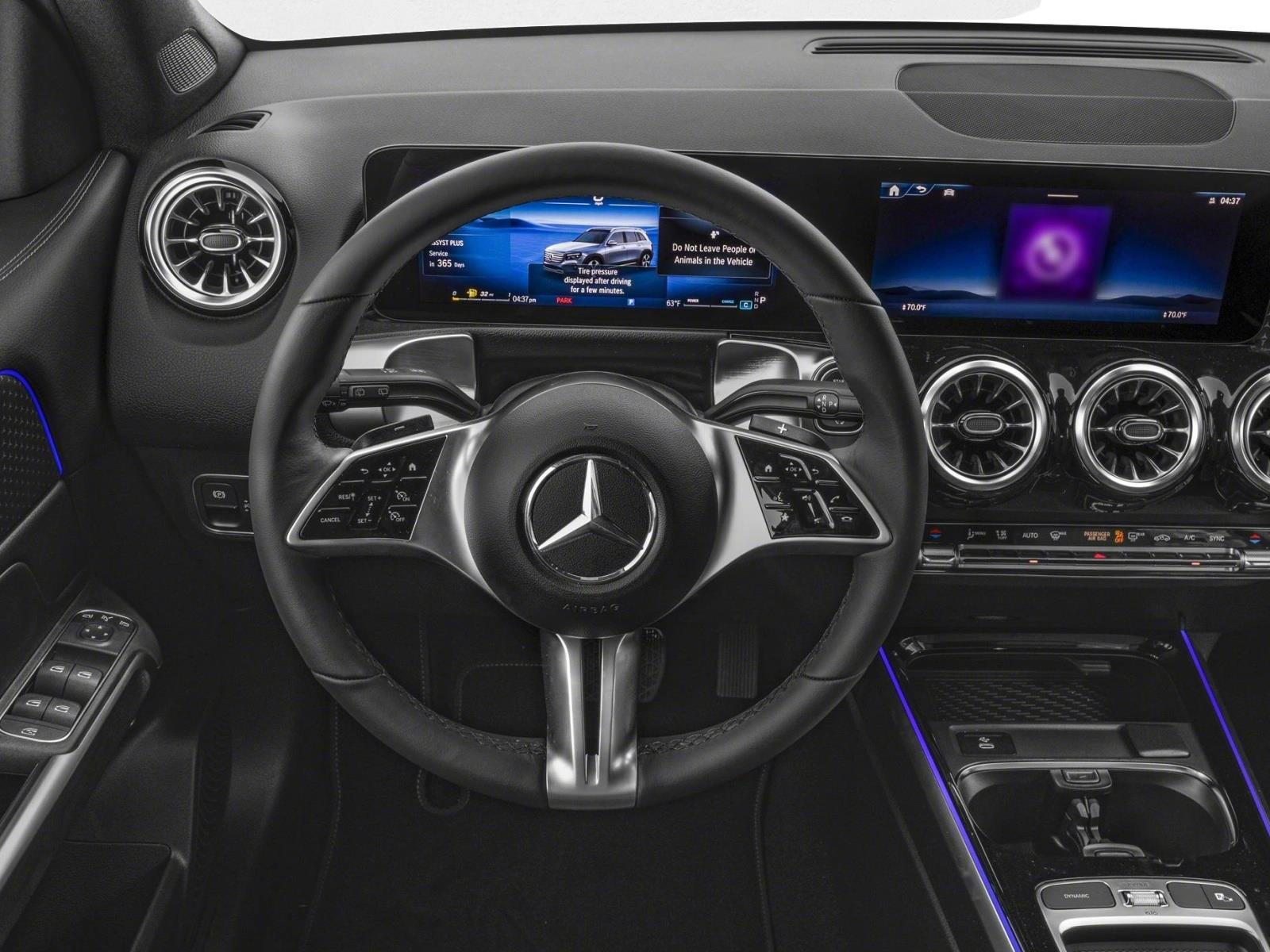2025 Mercedes Benz GLB 250 photo 3
