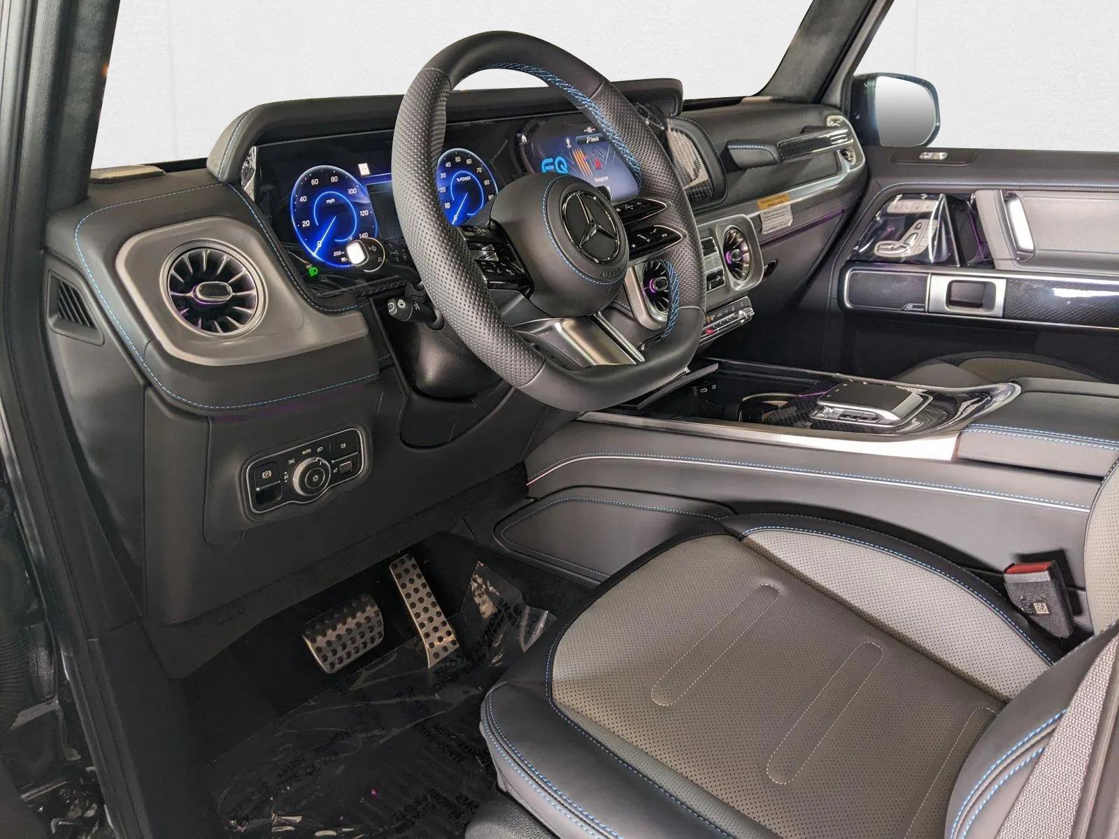 2025 Mercedes Benz G photo 3
