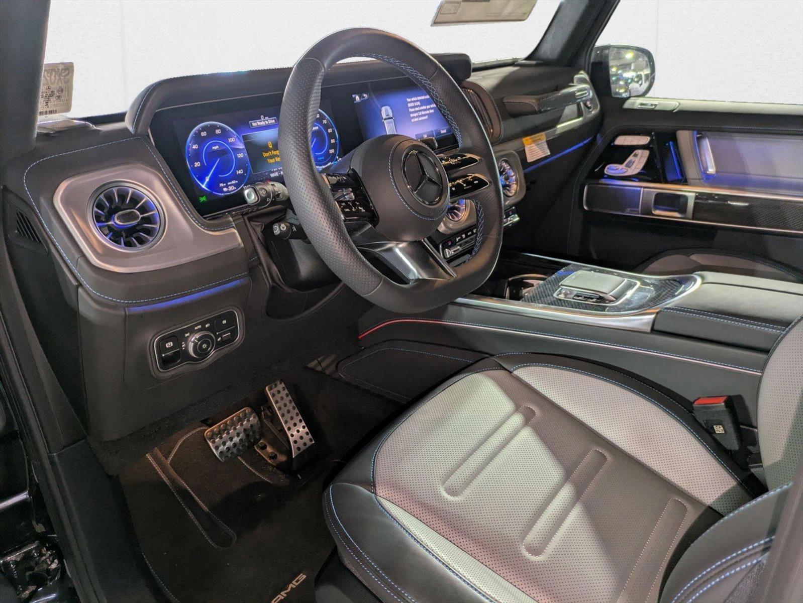2025 Mercedes Benz G photo 3