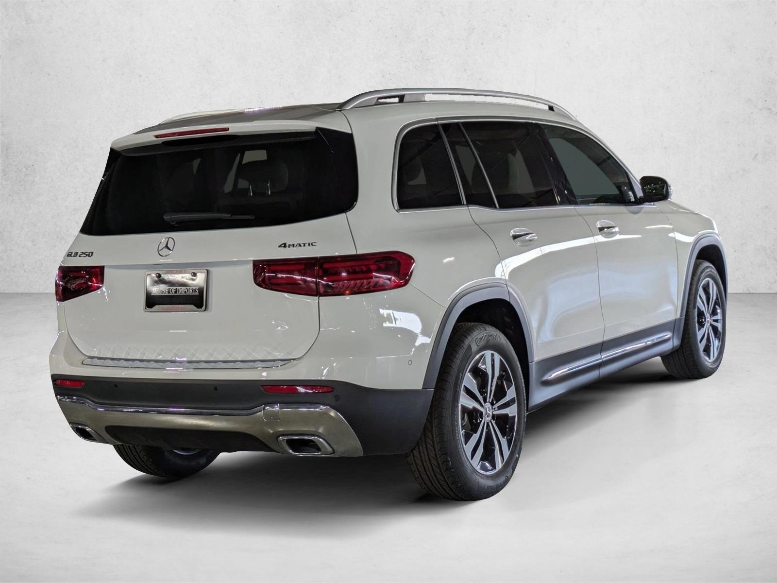 2025 Mercedes Benz GLB 250 4MATIC photo 2