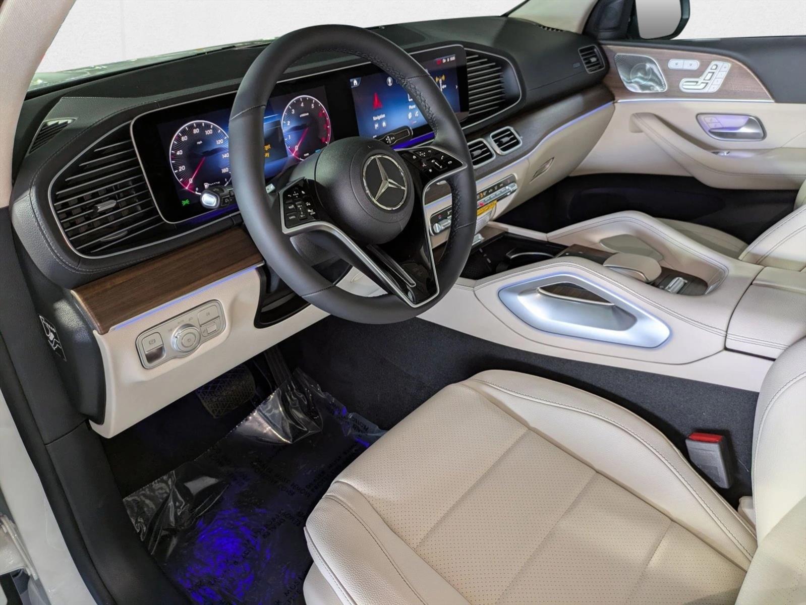 2026 Mercedes Benz GLS 450 4MATIC photo 3