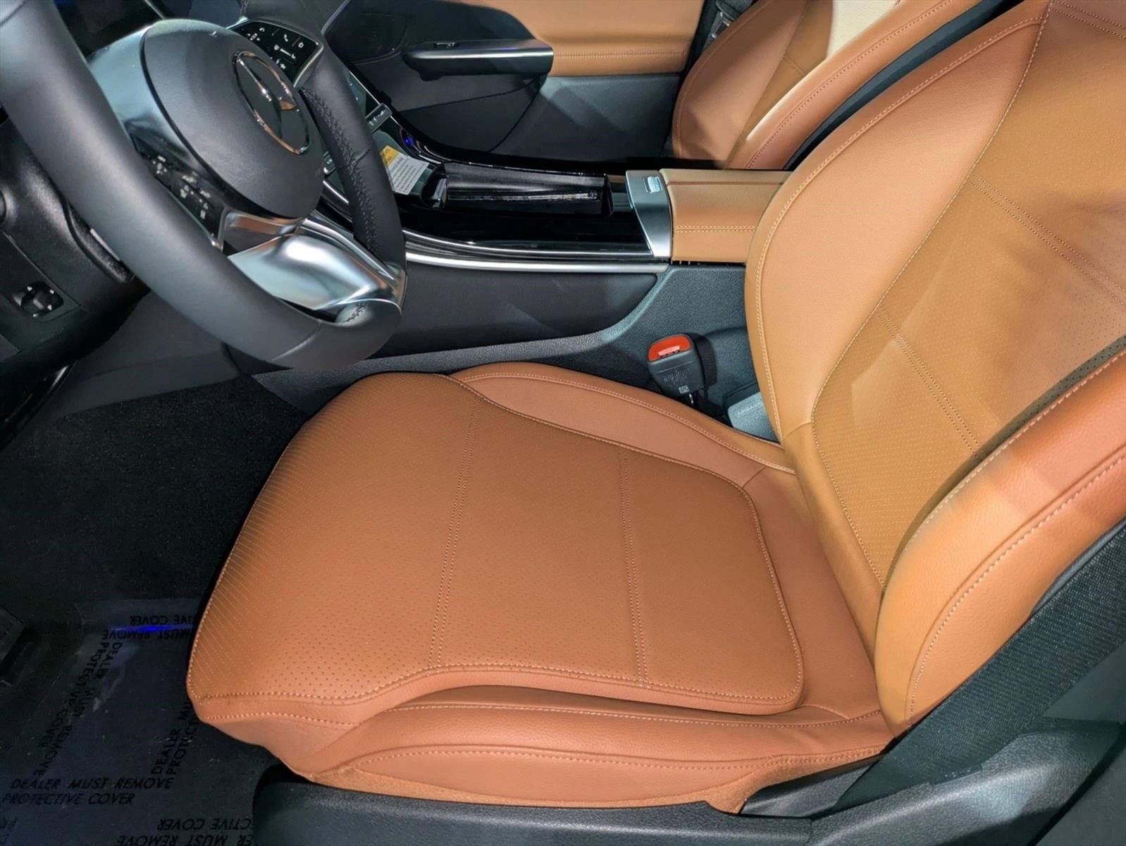2026 Mercedes Benz GLC 300 photo 3