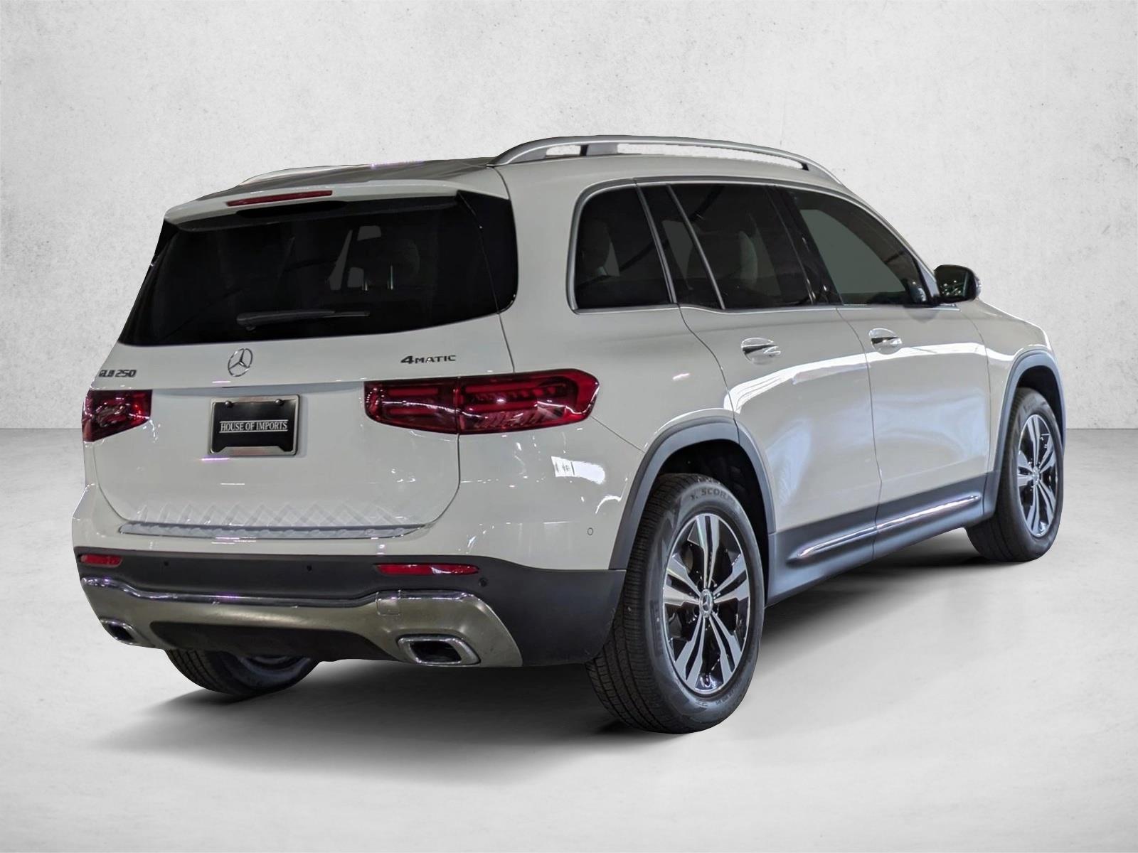 2025 Mercedes Benz GLB 250 4MATIC photo 2