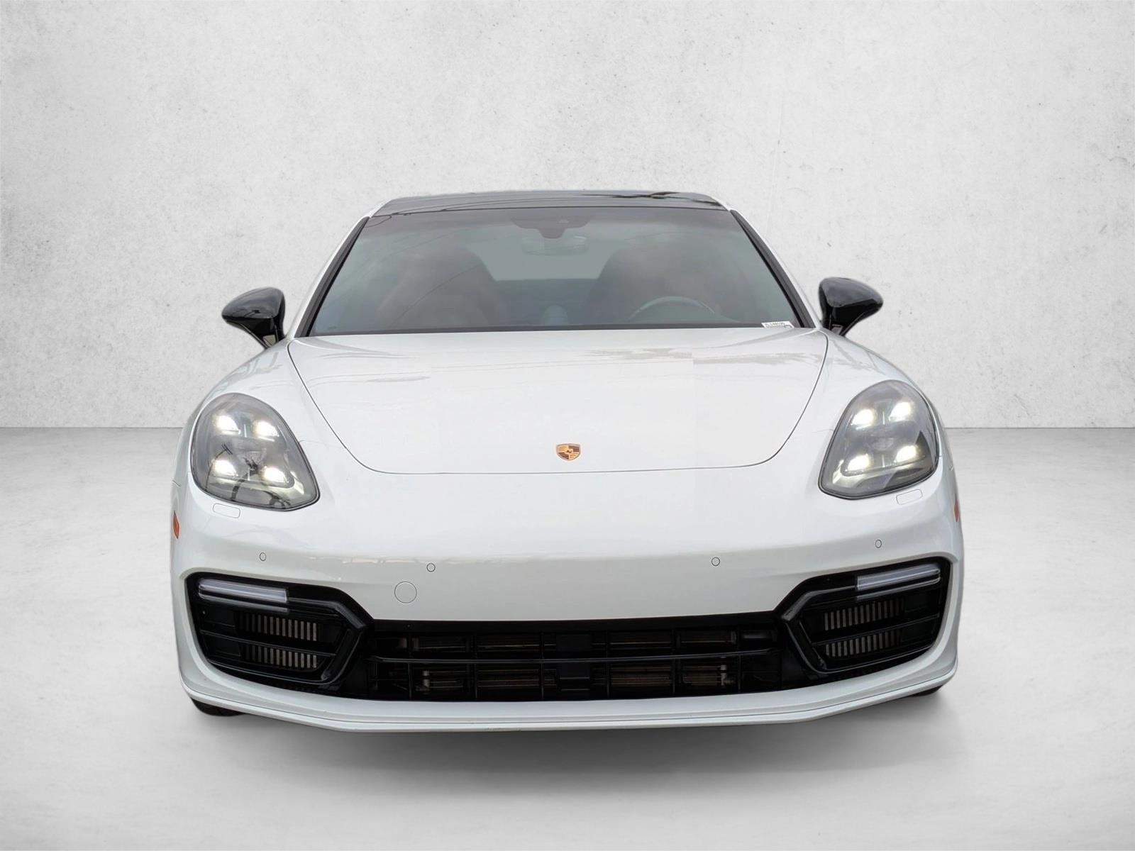 2019 Porsche Panamera GTS photo 2