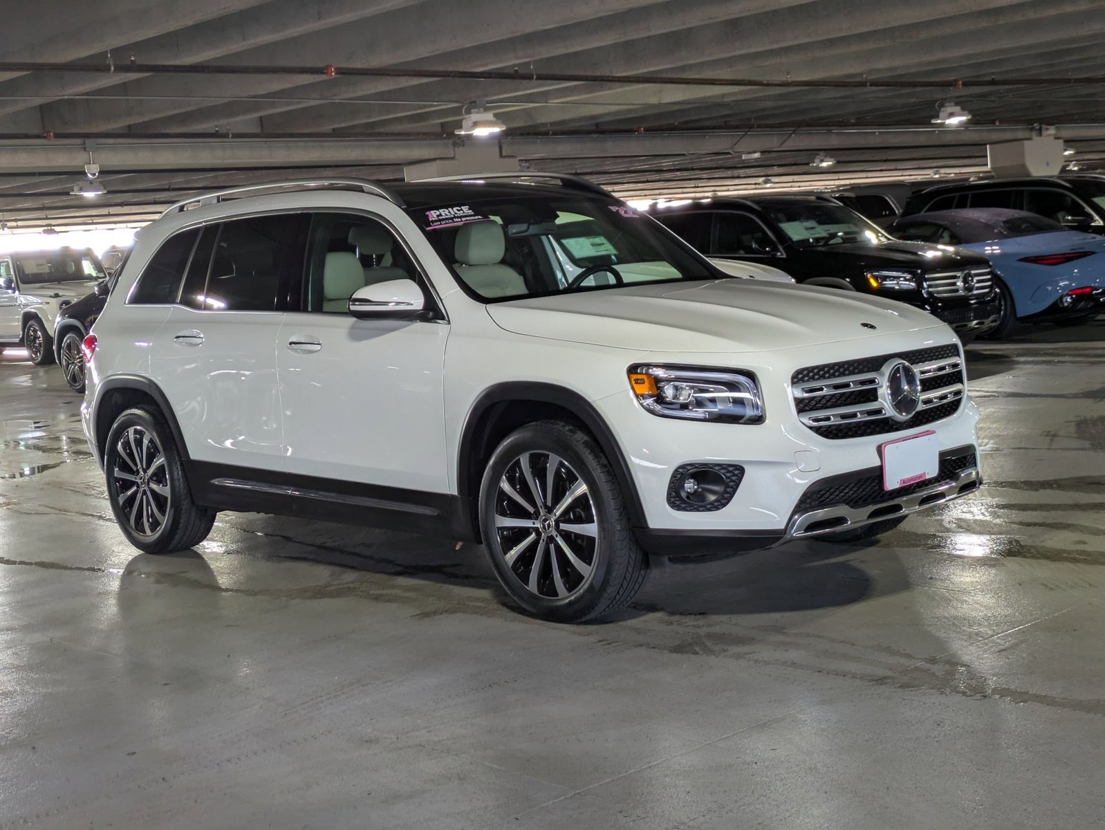 2022 Mercedes Benz GLB 250 photo 3