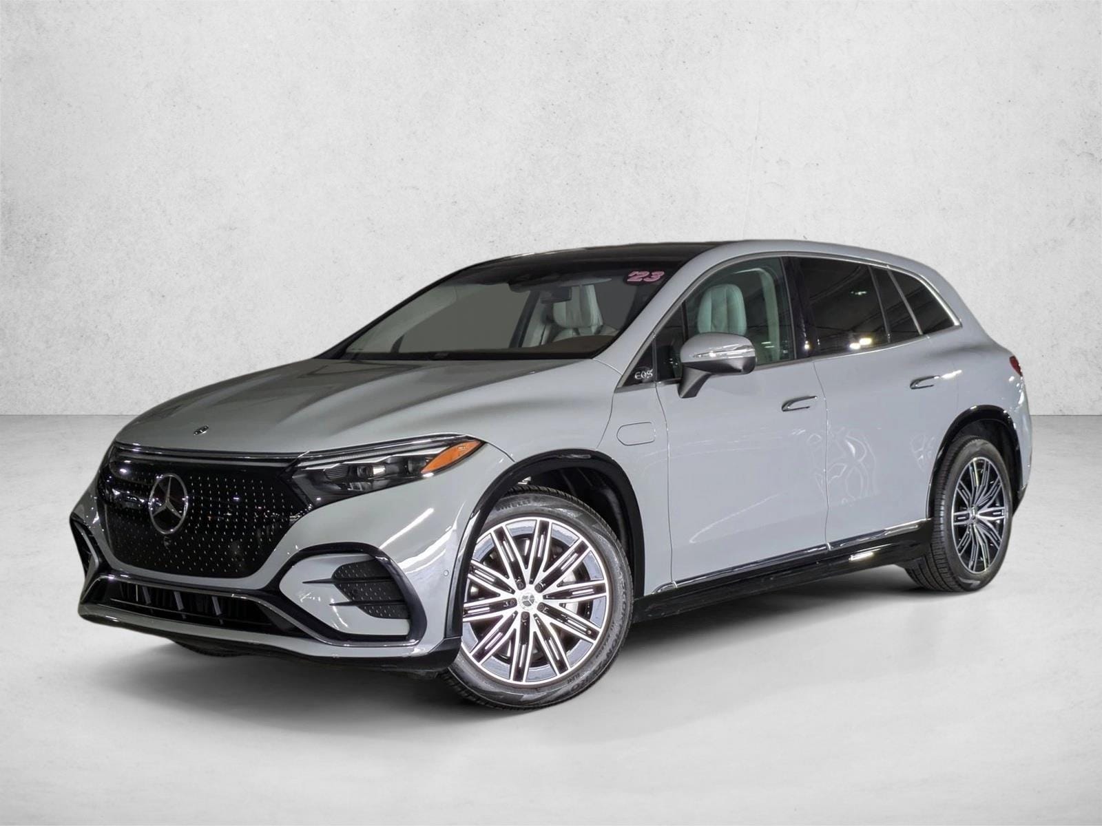 2023 Mercedes-Benz EQS SUV EQS 580 4MATIC's photo