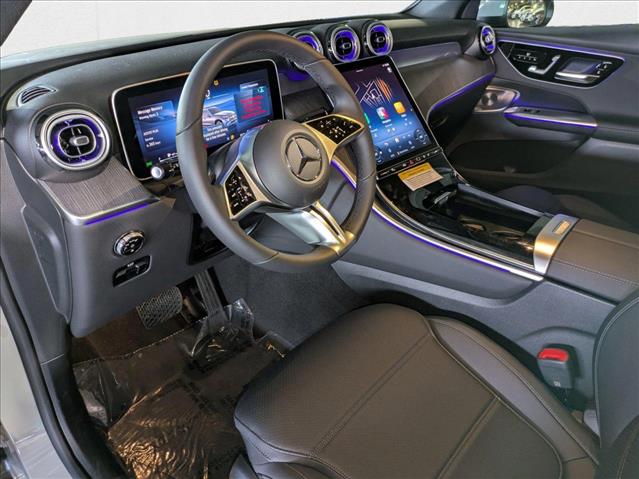 2025 Mercedes Benz GLC 300 photo 3